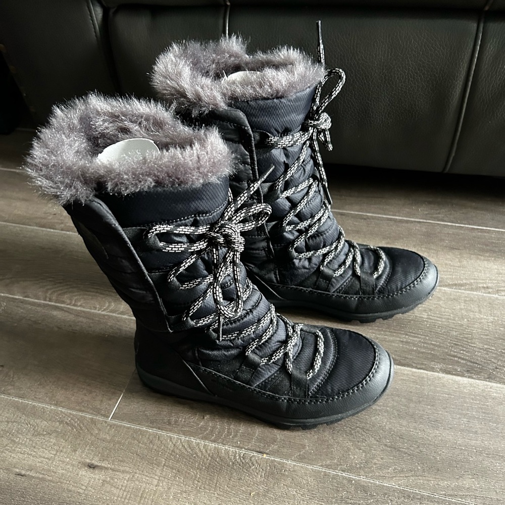 Sorel Black and Gray Fur-Lined Boots - Picture 3 of 6